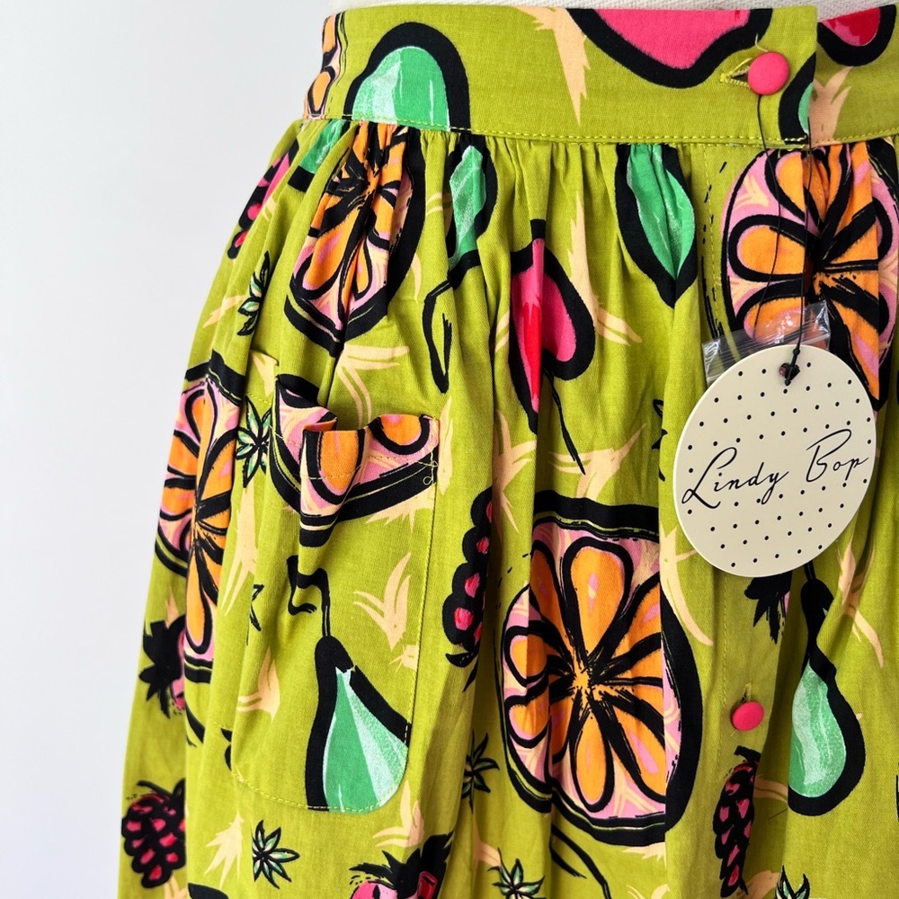 Lindy Bop Adalene Midi Skirt Green Fruit Print Button Front Pockets US 8 - Picture 7 of 7